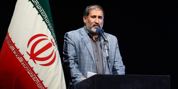 توجه به «فارسیزبانان» زکات ادبی است