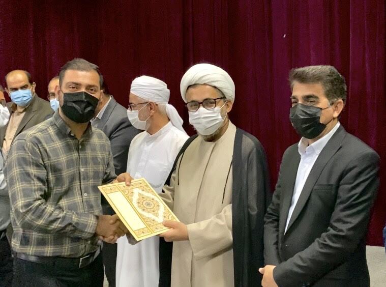 چرخِ گردانندهی سیستم اداری، کارمندان هستند
