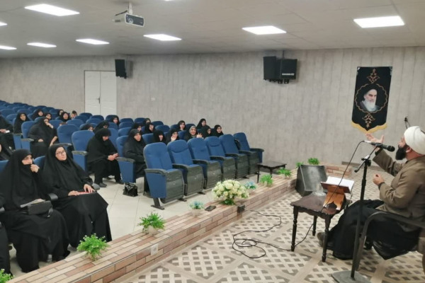 نشست تبیینی گفتمانی «لشکر بانوان مقاومت» برگزار شد