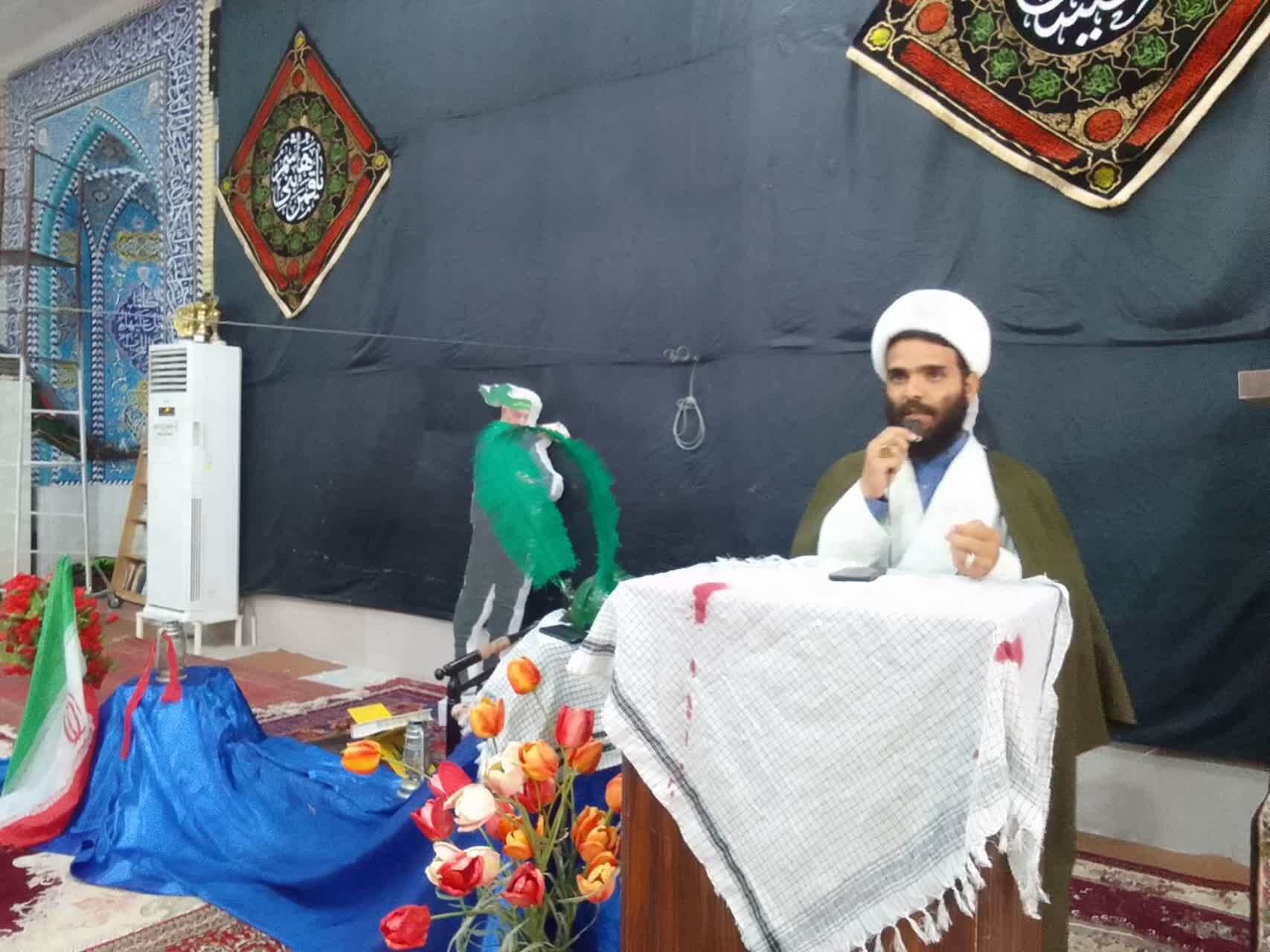 مقبولیت و محبوبیت از ویژگی های امام جماعت مسجد است مقبولیت و محبوبیت از ویژگی های امام جماعت مسجد است