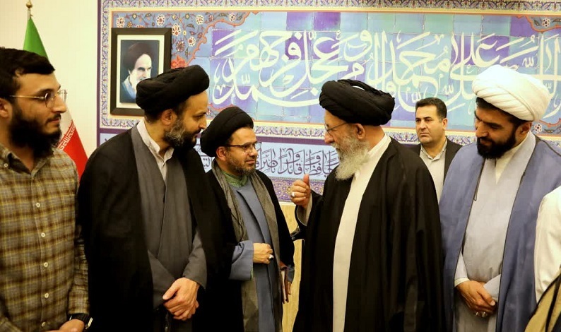 جمعی از قاریان و حافظان قرآن کریم هندوستان با آیت الله نورمفیدی دیدار کردند