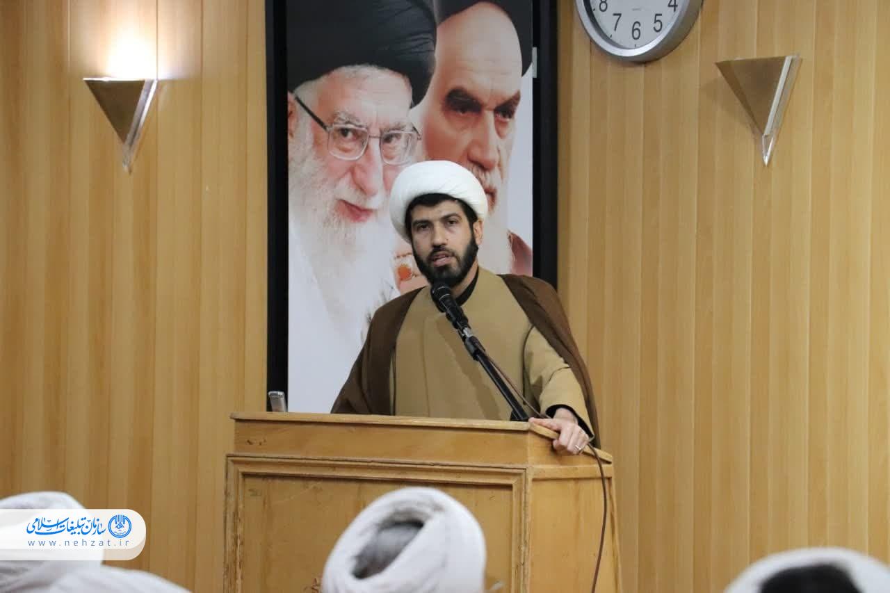 تصویر گوشه متن اضافه شود/ تصویر نمایه با کیفیت انتخاب شود/ //////////////////////علما باید گرههای فکری را برای مردم تبیین کنند