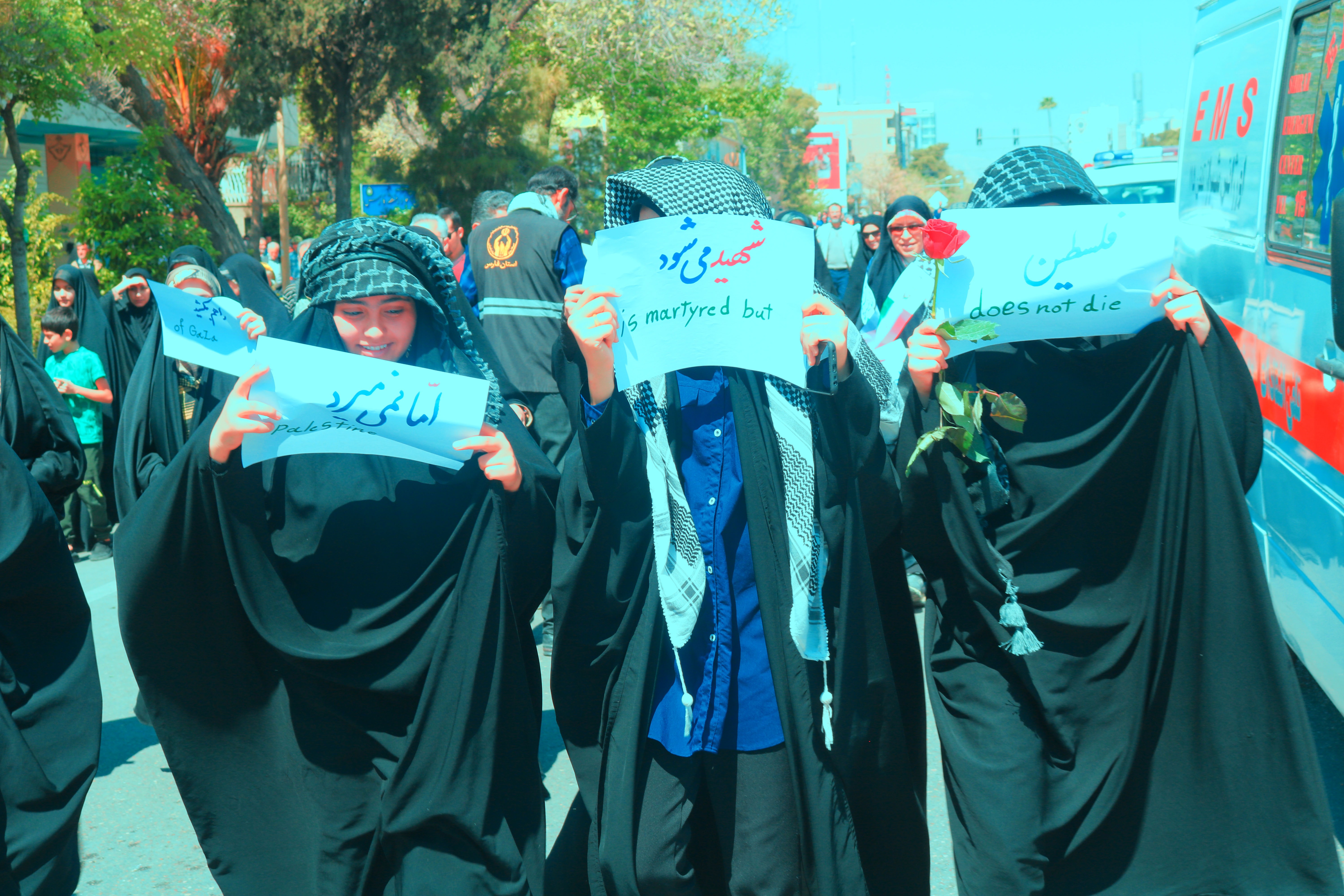 راهپیمایی روز جهانی قدس در آخرین روز ماه مبارک رمضان امسال نیز با شور و شکوه خاصی برگزار شد راهپیمایی روز جهانی قدس در آخرین روز ماه مبارک رمضان امسال نیز با شور و شکوه خاصی برگزار شد