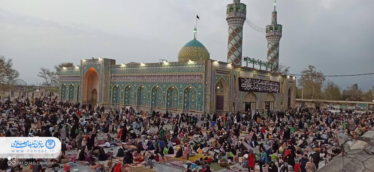 سفره با کرامت ضیافت الهی ده هزار نفری در حرم یحیی بن زید گنبد کاووس