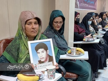 نشست ریحانه های صبور با موضوع راویان مقاومت در گلستان