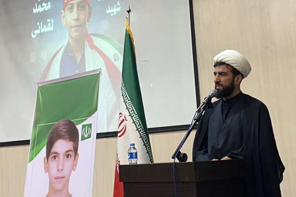 گلستان | خون شهدای مدرسه میناب، پرچم رسوایی استکبار را برافراشت