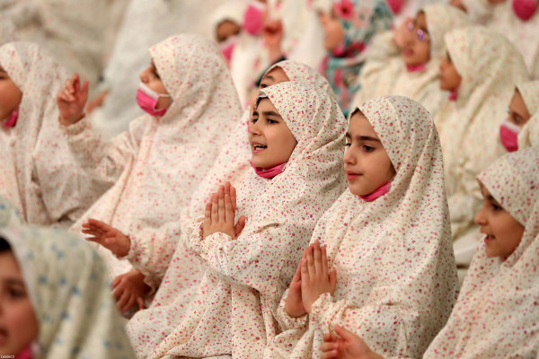 “天使庆典”，最高领袖出席