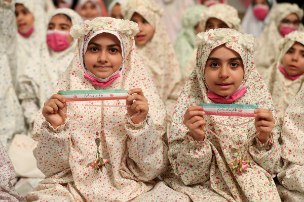 “天使庆典”，最高领袖出席