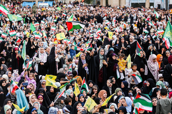 “如星星一般” 活动：伊朗最大的女生庆典