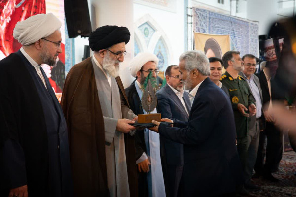 هشتمین آئین تجلیل از پیرغلامان حسینی استان البرز