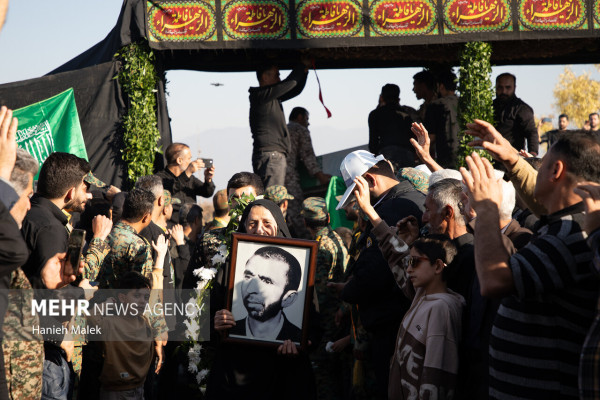 «بازگشت بی‌صدا، بدرقه‌ای پرشکوه؛ شهید گمنام کربلای4 در آغوش مردم آهنگرمحله آرام گرفت»