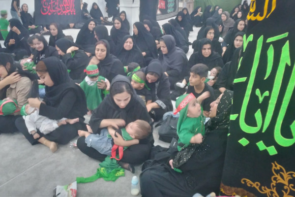 برگزاری همایش بزرگ شیرخوارگان حسینی در شهرستان دره‌شهر
