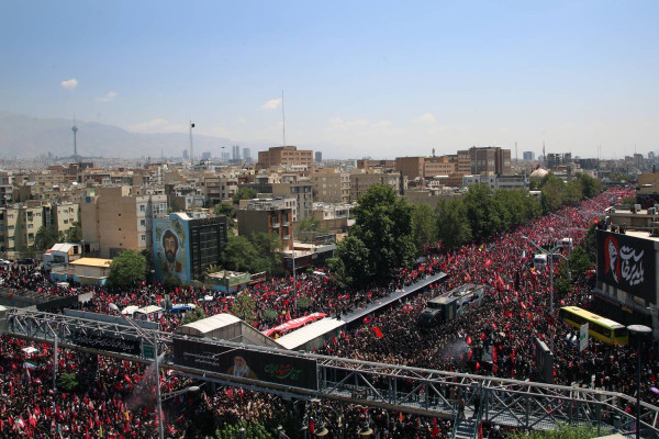 آیین تشییع پیکر مطهر رهبر شهید انقلاب در تهران برگزار شد