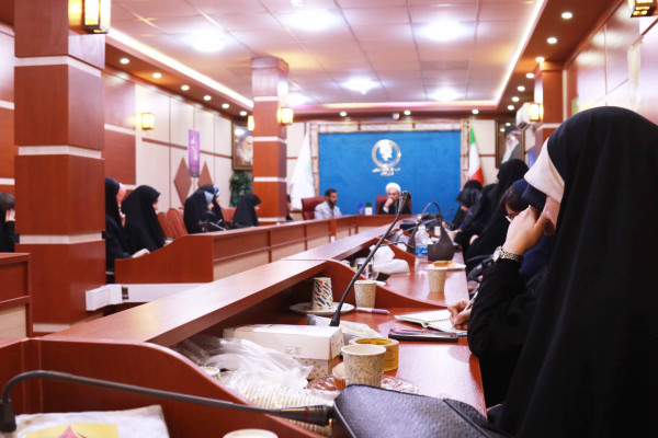 نشست هم اندیشی مدیرکل تبلیغات اسلامی استان ایلام با دانش آموزان عضو انجمن‌های اسلامی مدارس شهرستان ایلام