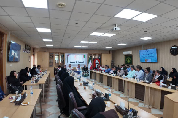 نشست «باید برخاست» در مرکز جمعیت هلال احمر اردبیل