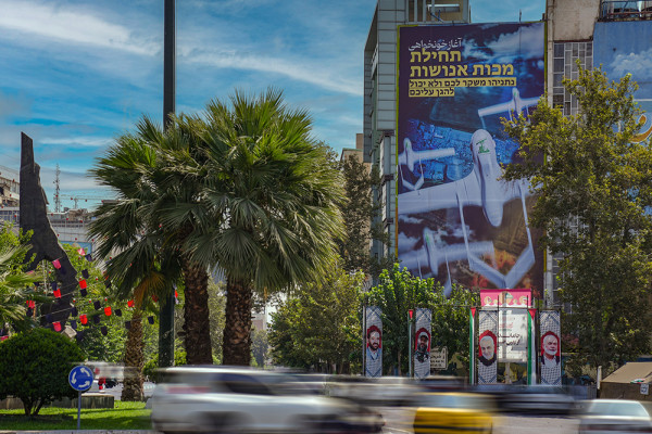 مرکز هنری و رسانه‌ای نهضت | جدیدترین دیوارنگاره میدان فلسطین رونمايی شد